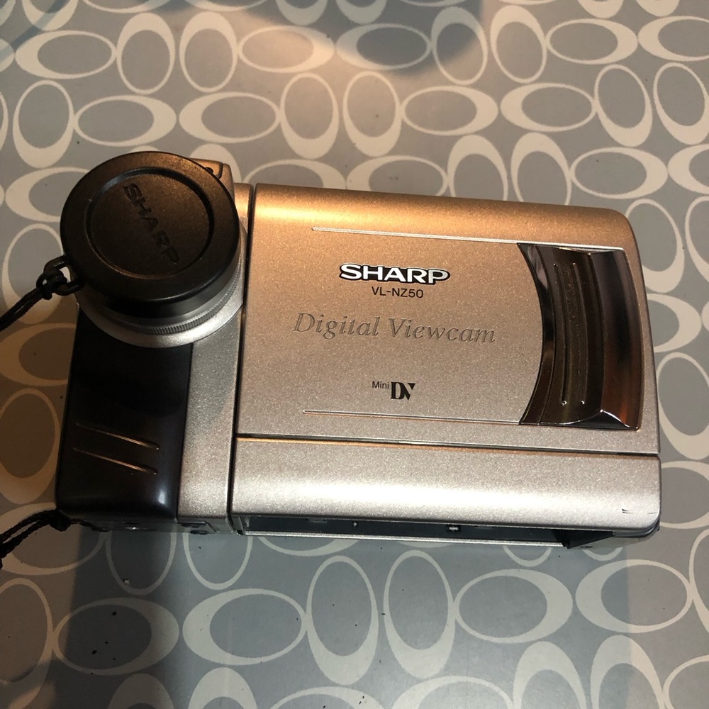 video camera. sharp VL-NZ50